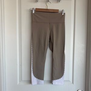 Athleta 3/4 Tan and White Leggings